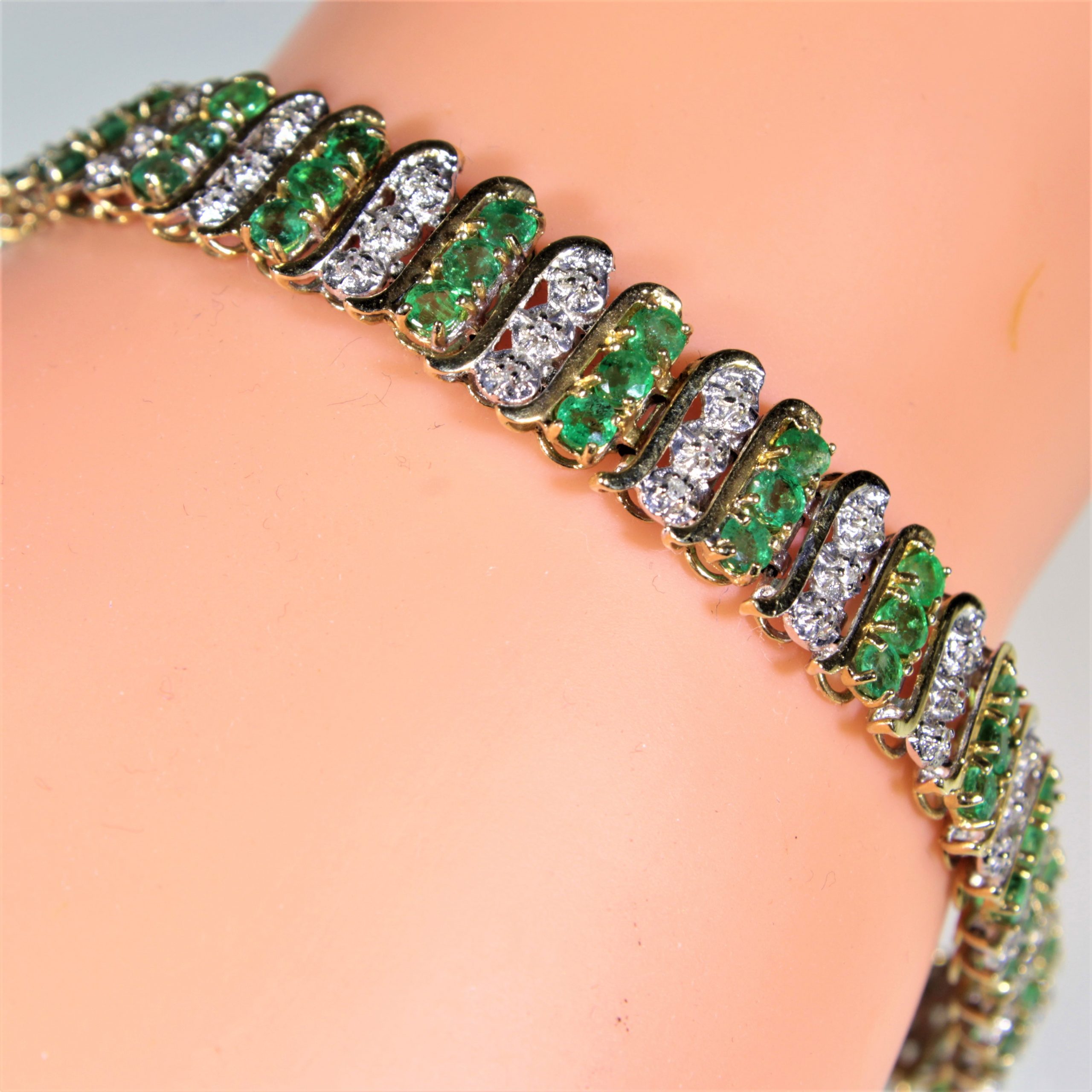 Emerald Tennis Bracelet in 10k Gold | Medley Jewellery